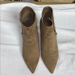 Brown forever 21 heeled booties!